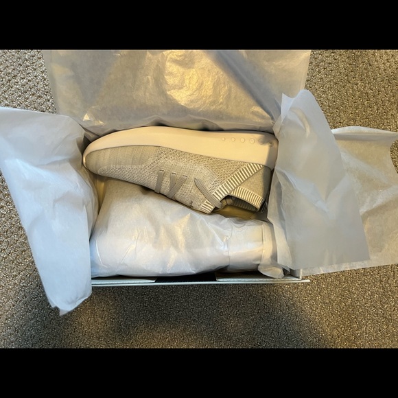 PETER MILLAR WOMENS HYPERLIGHT GLIDE LIGHTWEIGHT ATHLETIC GREY SNEAKERS - Picture 8 of 14